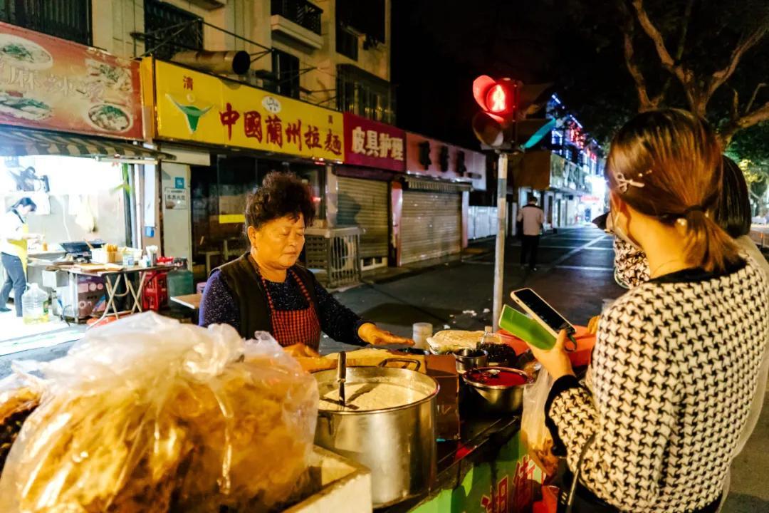 「董记煎饼加盟费多少钱」董记煎饼加盟总部地址